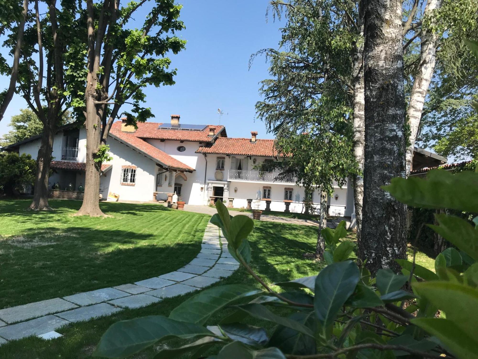 Antica Villa Cuneo- Guest House - "B&B E Non Un Hotel A Cuneo" Eksteriør billede